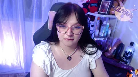 Snapshot of lilomoon69 chatting on February 8, 4:03 am Lilo  online show from February 8, 4:03 am