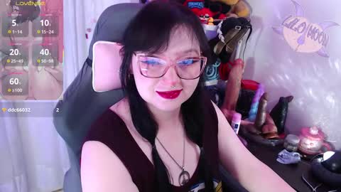 Snapshot of lilomoon69 chatting on October 9, 12:54 pm Lilo  online show from October 9, 12:54 pm