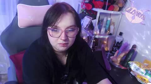 Snapshot of lilomoon69 chatting on March 12, 4:19 am Lilo  online show from March 12, 4:19 am