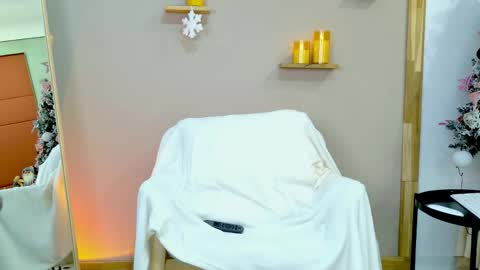 Lilou  online show from January 16, 2:48 pm