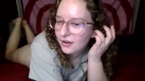 LilPies  online show from February 28, 4:32 am