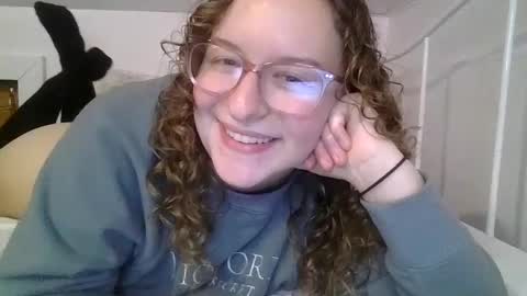 LilPies  online show from December 19, 12:02 am