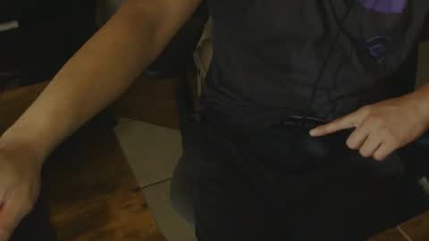 liltorobull online show from December 1, 7:17 am