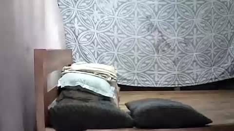 lily_2003 online show from November 6, 4:48 am