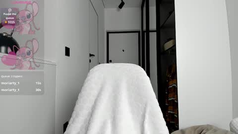 LILY online show from March 10, 8:34 pm