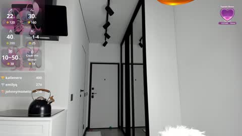 LILY online show from January 24, 4:49 pm