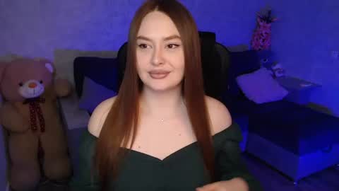 lily_baker_ online show from February 17, 5:12 pm