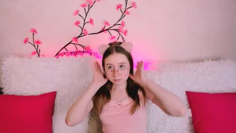  lily  online show from September 13, 6:27 am