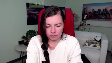 Lily online show from November 18, 4:37 am