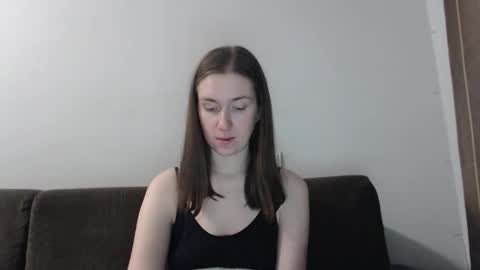 lily_love_x online show from December 22, 10:38 pm