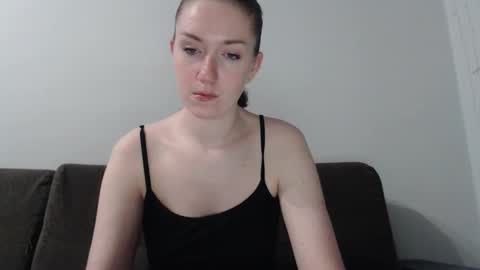 lily_love_x online show from November 6, 12:57 am
