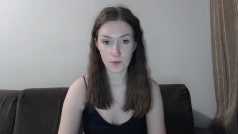 lily_love_x online show from February 23, 10:56 pm