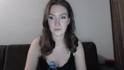 lily_love_x online show from February 1, 11:35 pm