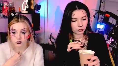 Lily online show from November 1, 9:36 pm