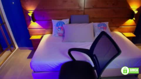 Lily  online show from May 13, 9:35 pm
