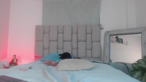 lily_rose0 online show from May 27, 1:57 am