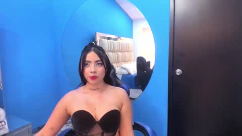 lily_rousse0 online show from May 20, 3:25 am
