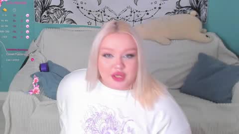 Lily online show from December 14, 4:41 pm