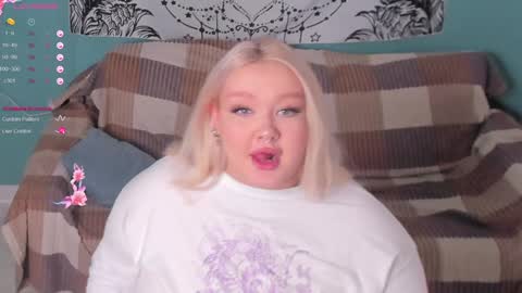 Lily online show from December 9, 11:15 am