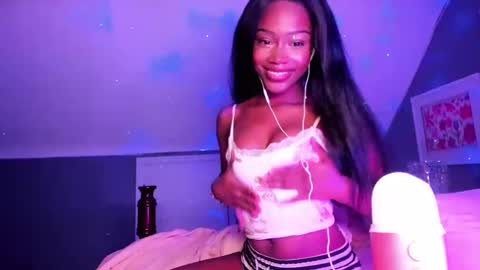 lilyblloom online show from September 22, 6:06 am