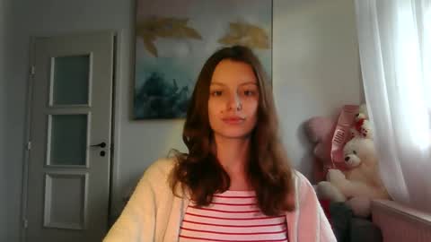 lilycandy_ online show from April 7, 6:48 am