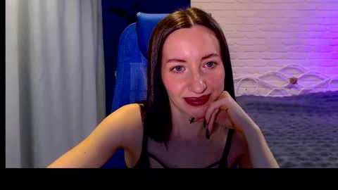 Lily online show from November 22, 7:51 am