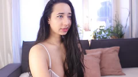 Snapshot of lilyminx chatting on March 1, 3:21 am -- My Wishlist  online show from March 1, 3:21 am