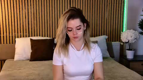 Rose online show from May 26, 6:41 am