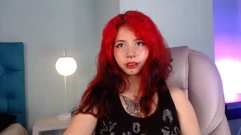 lilyred_ online show from July 7, 3:41 am