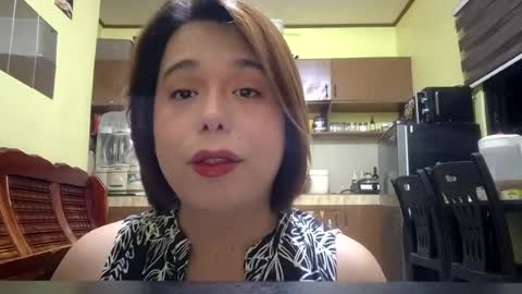 lilysette online show from August 4, 10:33 am
