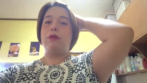 lilysette online show from May 18, 7:58 am