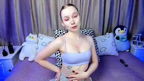 Snapshot of lilystarlight chatting on February 13, 7:45 am Lilian online show from February 13, 7:45 am