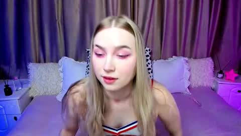 Snapshot of lilystarlight chatting on October 18, 4:49 am Lilian online show from October 18, 4:49 am