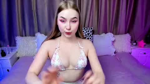 Snapshot of lilystarlight chatting on October 17, 4:38 am Lilian online show from October 17, 4:38 am