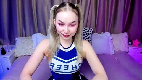Snapshot of lilystarlight chatting on October 13, 4:14 am Lilian online show from October 13, 4:14 am