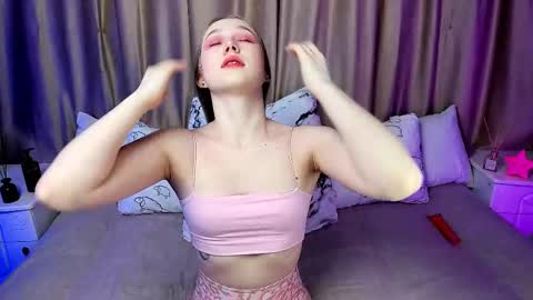 Snapshot of lilystarlight chatting on March 12, 3:35 am Lilian online show from March 12, 3:35 am
