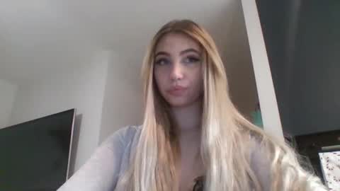 Lily online show from February 20, 8:11 pm