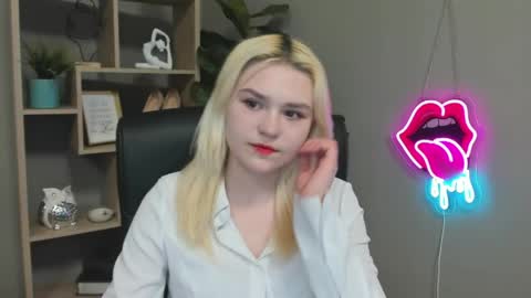 Lily online show from April 13, 6:17 am