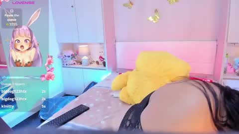 lilywhitee1 online show from May 3, 4:51 am
