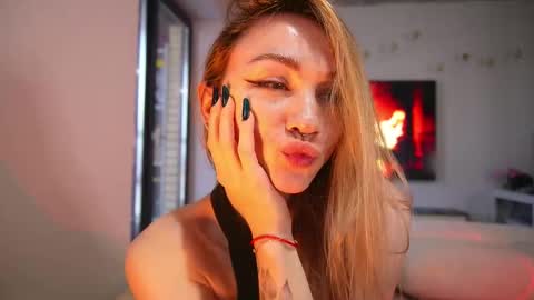 Snapshot of limy_sweet chatting on March 11, 5:13 am limy_sweet online show from March 11, 5:13 am