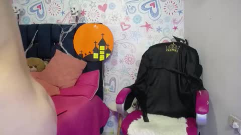 Snapshot of lina_clark_ chatting on October 22, 9:05 pm lina_clark_ online show from October 22, 9:05 pm