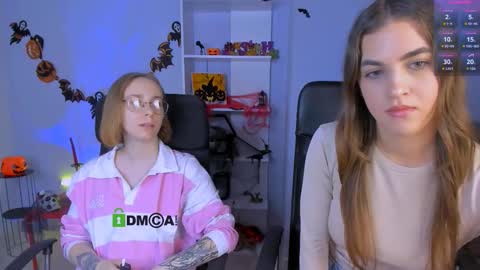 Snapshot of lina_fox12 chatting on October 21, 12:10 pm lina_fox12 online show from October 21, 12:10 pm