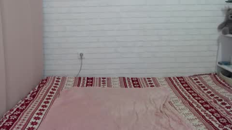 Snapshot of lina_rouge_ chatting on October 15, 4:27 am Lina Rouge online show from October 15, 4:27 am