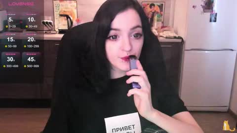 Lina 3  1715622743 online show from October 27, 8:14 am