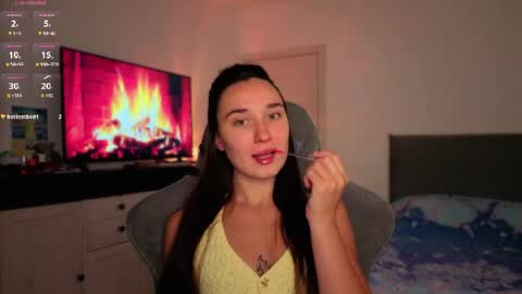 Lina online show from July 31, 11:50 pm