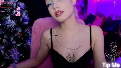 I am Lina online show from January 15, 6:39 pm