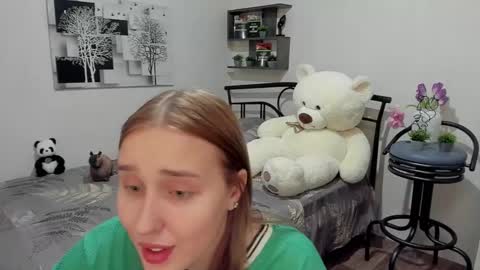 Lina online show from March 11, 9:15 pm