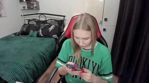 Lina online show from September 15, 9:38 pm