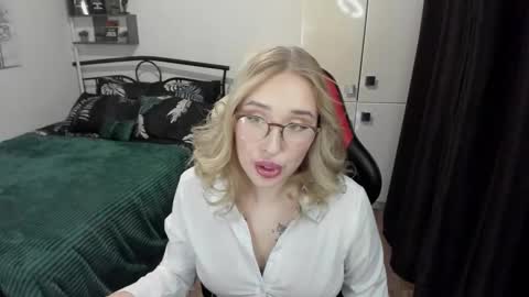 Lina online show from September 19, 10:02 pm