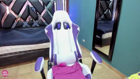  Linda  online show from March 8, 9:40 pm